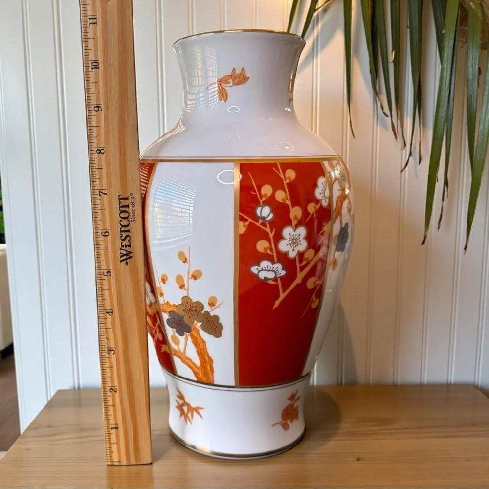 Franklin Porcelain “The Vase of the Noble Plum Blossom” – Limited Edition